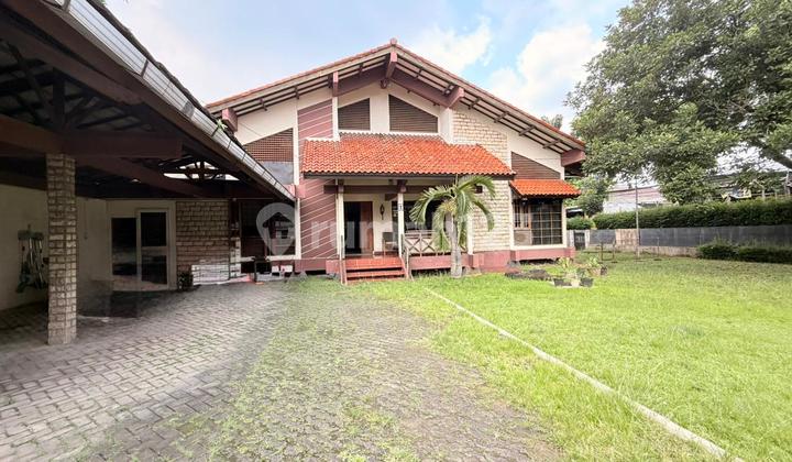 Rumah Hook Di Kompleks Pelita Air Service Jakarta Selatan