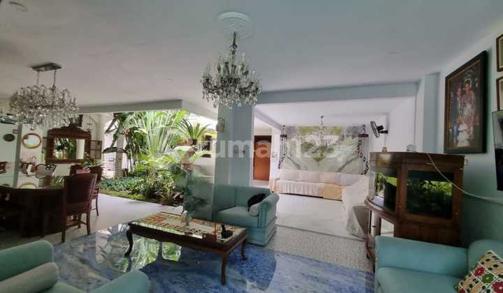 Rumah Asri Dan Strategis Di Menteng Jakarta Pusat 2