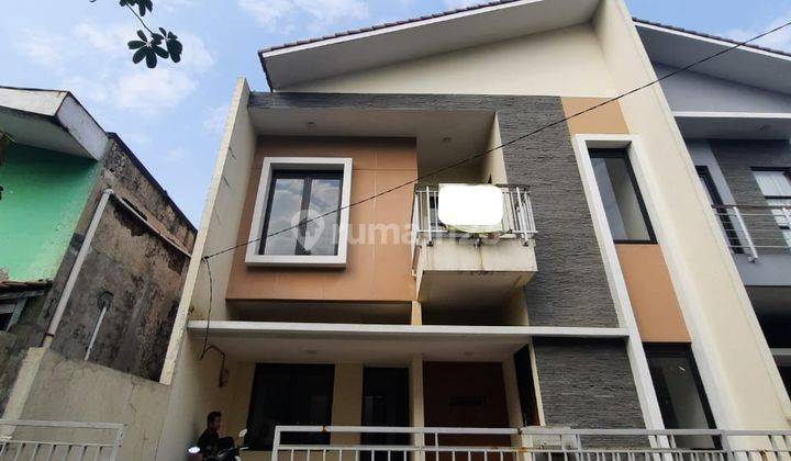 Dijual Rumah 2 Lantai Bagus di Cijagra Buah Batu Bandung 1