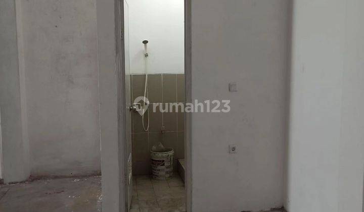 Gudang1 lt di Bitz Park Daan Mogot 6 x 20 m2 min sewa 2 th nego yuk sampai deal!! 2
