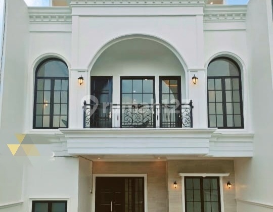 Rumah mewah 3lt Amerian Clasic Kebagusan