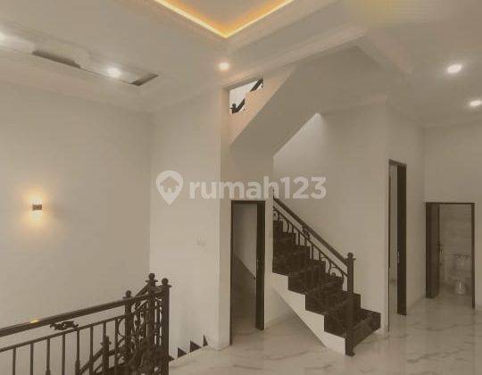 Rumah mewah 3lt Amerian Clasic Kebagusan