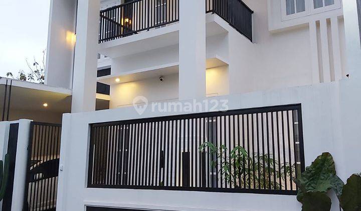 Rumah mewah 2lt minimalis modern+perabot Bondowoso kota 2