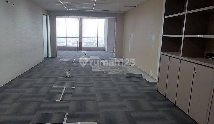 Office Space Di Apl Tower Central Park Jakarta Barat Luas 257 M2 2