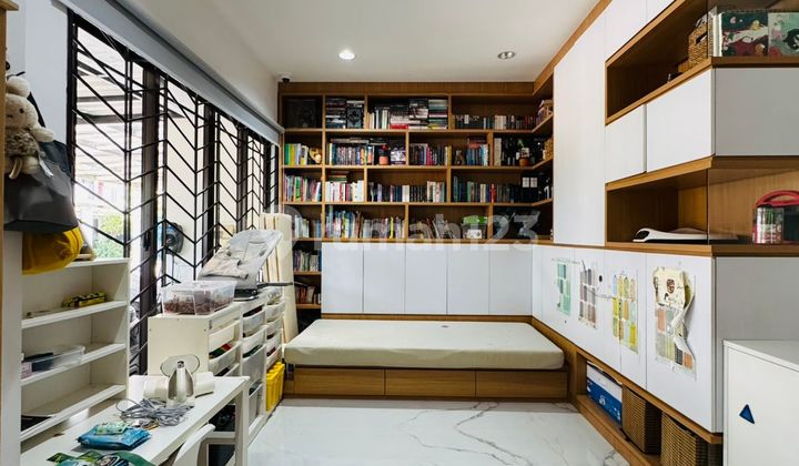 Rumah Green Lake City Hoek SHM Uk 8x18 Semi Furnished 2,5 Lantai 2