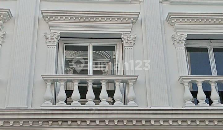 Selling at a Loss: Royal Palace Karawaci Shophouses, Eligible for New KPR, Ready 4 Units. 2