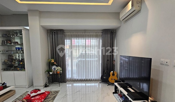 Rumah Green Lake City Amerika Latin 10x18 Shm Hadap Selatan  2