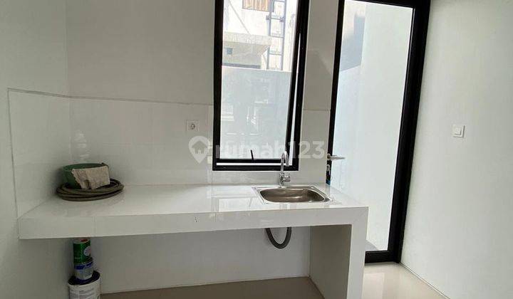 Rumah Citra Garden Puri Jakarta Barat Shm Dekat Akses Tol 2