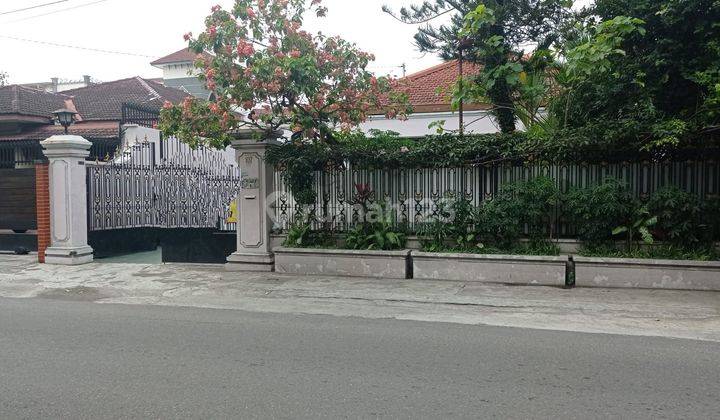 Rumah Tengah Kota Solo Dekat Jalan Dr.wahidin Siap Huni Bagus Pinggir Jalan SHM 2