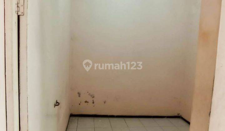 Rumah tengah kota Solo dekat Gereja di Kepatihan Kulon, Solo 2