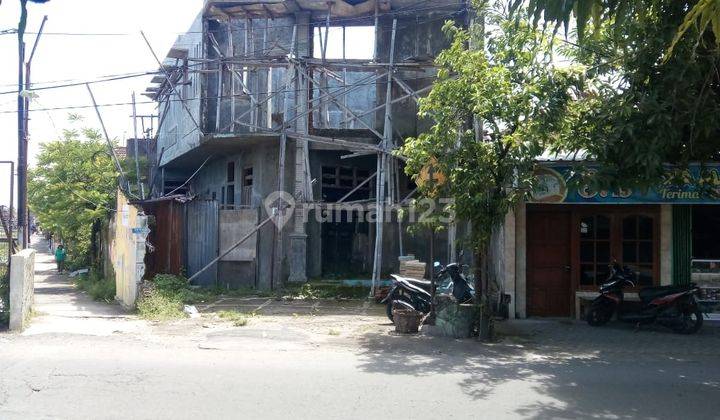 Rumah Pinggir Jalan di Jalan Kapt. Mulyadi Pasar Kliwon Surakarta, Solo 1