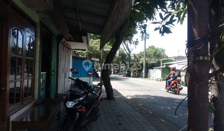 Rumah Pinggir Jalan di Jalan Kapt. Mulyadi Pasar Kliwon Surakarta, Solo 2