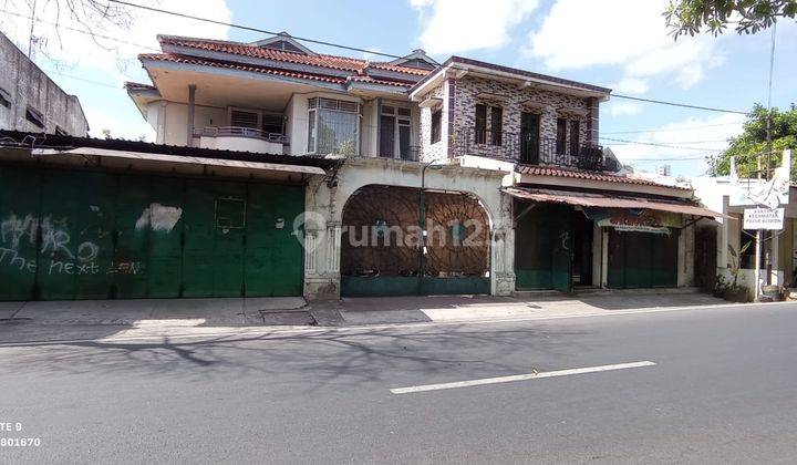 Rumah 2 Lantai Bagus SHM di Joyosuran, Surakarta 1