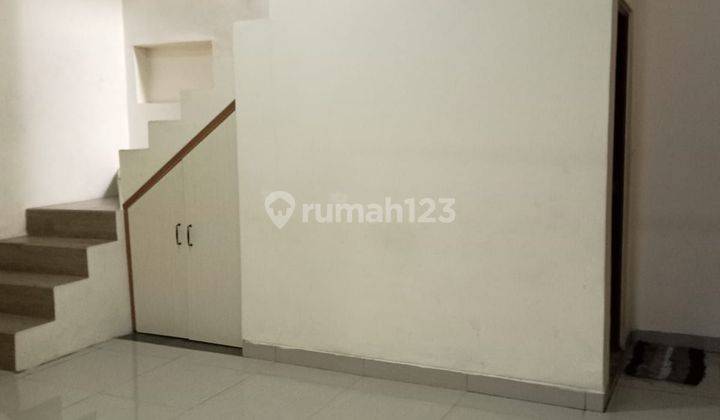 Rumah di Jln Bengawan Solo Semanggi Pasar Kliwon Solo SHM 2 Lantai hadap  Barat siap huni  Rumah Baru 1