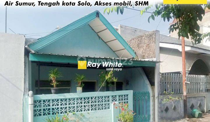 Rumah di Pasar Kliwon Surakarta tengah kota Solo dekat pasar dan stasiun KA pinggir jalan raya SHM hadap Utara Bagus 2