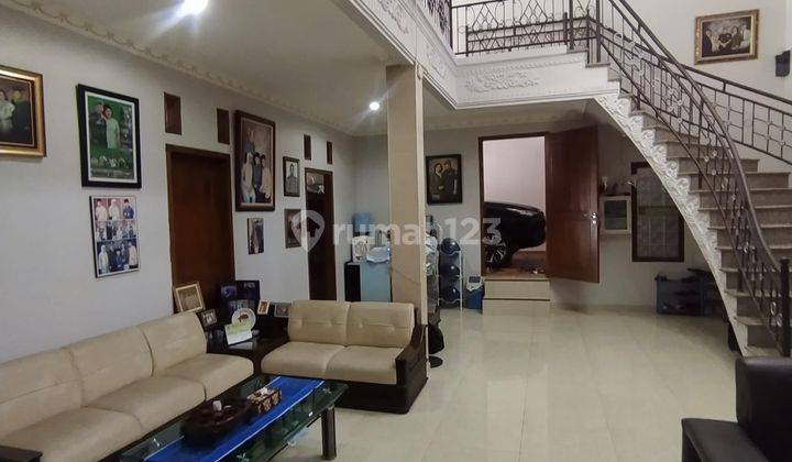 Rumah cantik dan siap huni terbaik Geger Kalong, Bandung 2