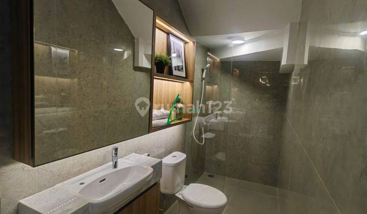 Rumah 2 lantai dekat RS Mandaya Metland 7