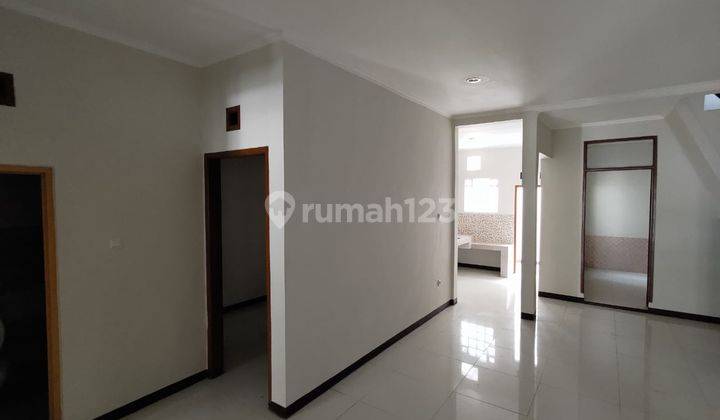 Rumah Modern 2 Lantai di Daerah Margacinta Bandung 2