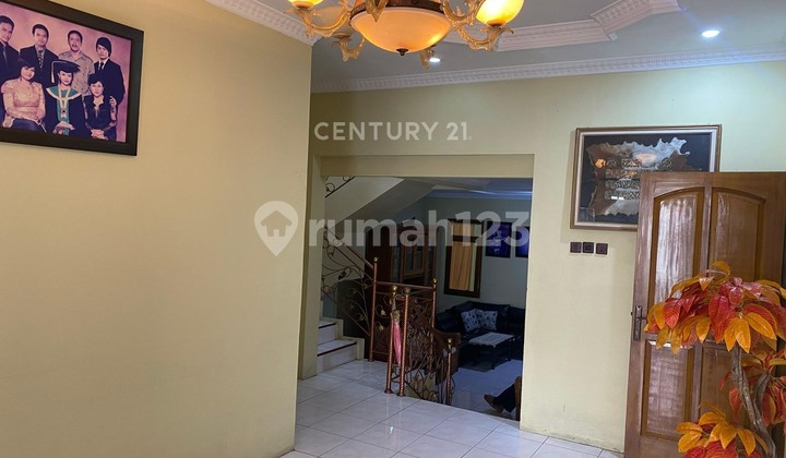 Rumah 6 Kamar Terawat Lokasi Dekat Alun Alun Cimahi Jual Cepat 2