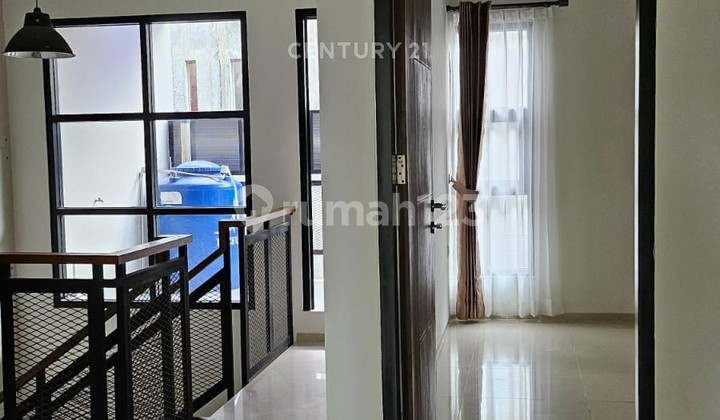 Rumah 2 Lantai Sangat Terawat Siap Huni 2 Carport Sayap Buah Batu 2