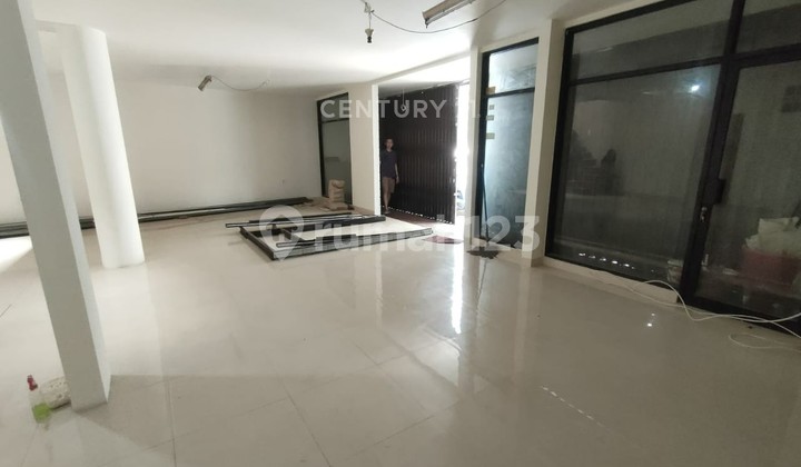 Ready-to-Occupy 2-Story Shophouse Suitable for Business Moch Ramdhan Moch Toha
