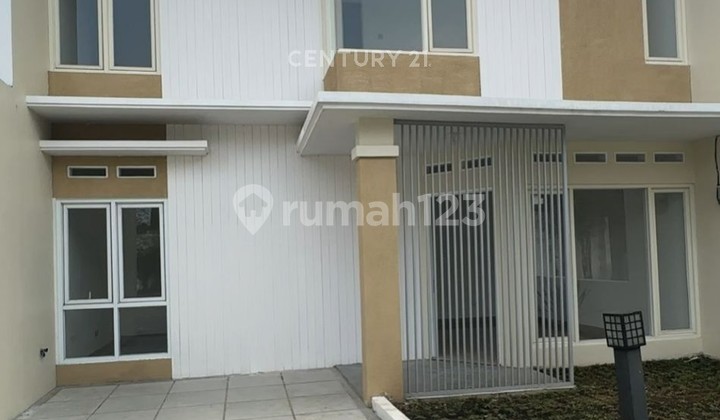 Rumah Baru 2 Lantai Siap Huni Tengah Kota Mainroad Arcamanik