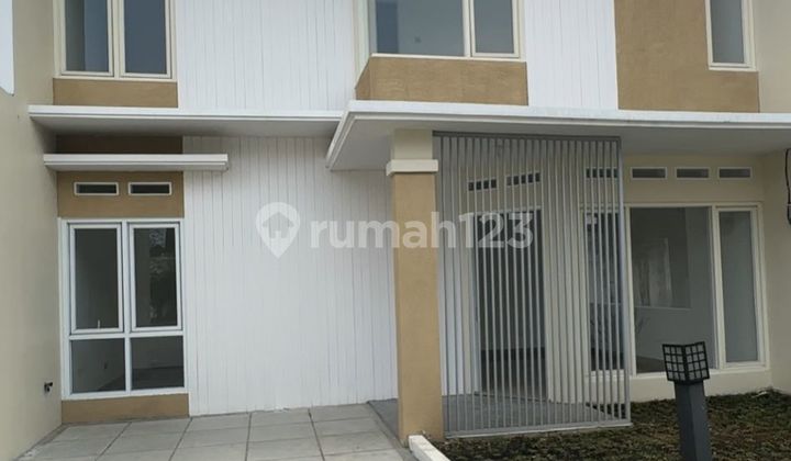 Rumah Baru 2 Lantai Siap Huni Tengah Kota Mainroad Antapani