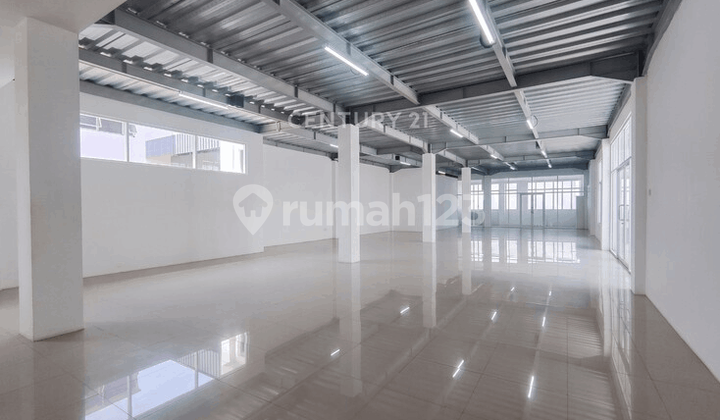 3-Story Shop Suitable for Office Mainroad Gatot Subroto Gatsu 1
