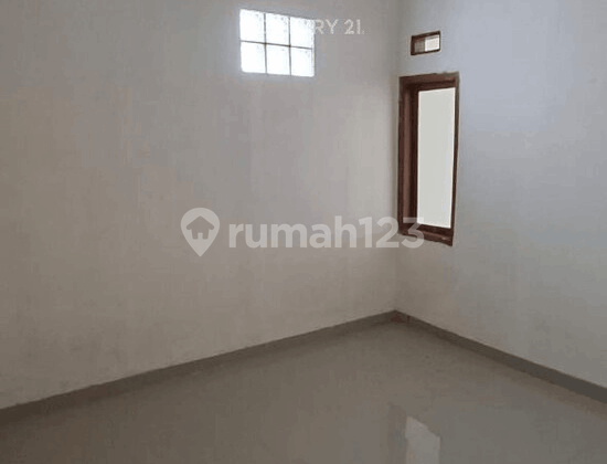 Newly Renovated 2-Story Shop House Ready to Occupy, Kopo Katapang Roadside. 2