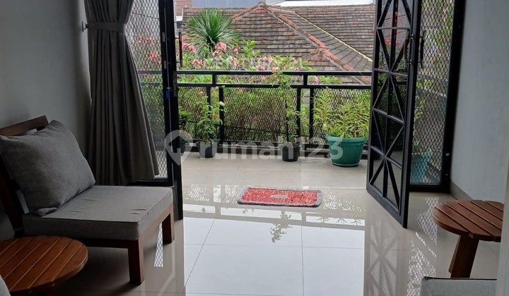 Rumah 2 Lantai Sangat Terawat Siap Huni 4 Kamar Di Kembar Regol 2