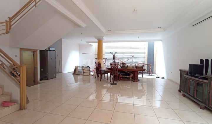 Rumah Sudah Renovasi Dalam Komplek, Bebas Banjir, Jalan Lebar 2