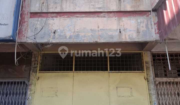 For Sale: 3-Unit Terrace Shop and Vacant Land at the Rear - Wahidin Street 1