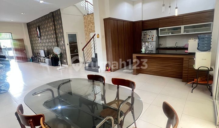 For Sale Large House in Villa Murai Complex 2