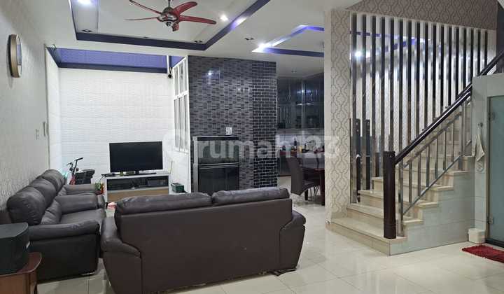 Dijual Rumah di Kompleks Cemara Asri Dijual Rumah di Kompleks Cemara Asri