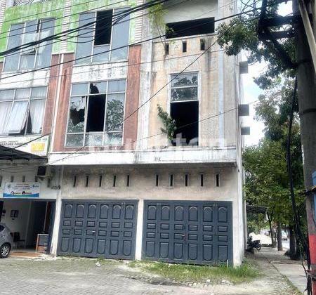 Dijual Ruko Bisnis Gandeng Posisi Hook di Jalan Besar Asrama