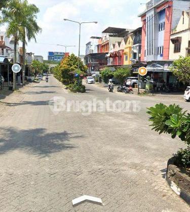 For Sale: Twin Business Shophouse with Hook Position on Main Dormitory Road. 2