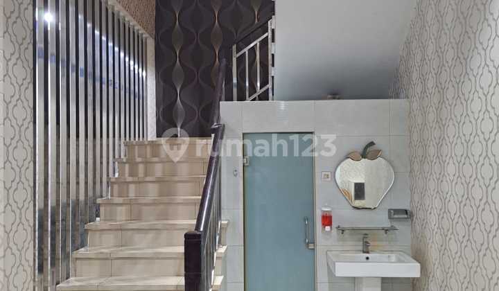 Dijual Rumah di Kompleks Cemara Asri 2