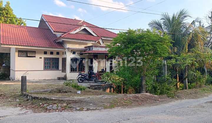 Rumah cocok untuk kos2an berada dekat 2 Univ ternama di Rumbai