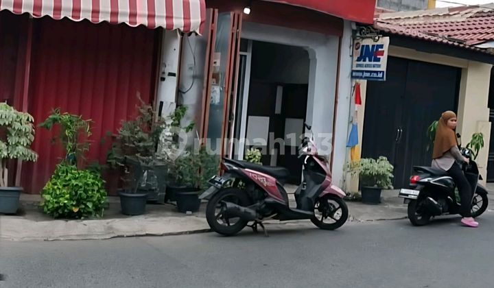 Shop house in East Bekasi ready for business, close to STA Bekasi. 1