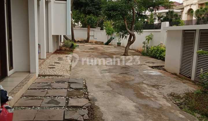 Rumah 2,5 Lantai dengan Kolam Renang di Villa Gading Indah Kelapa Gading Jakarta Utara 2