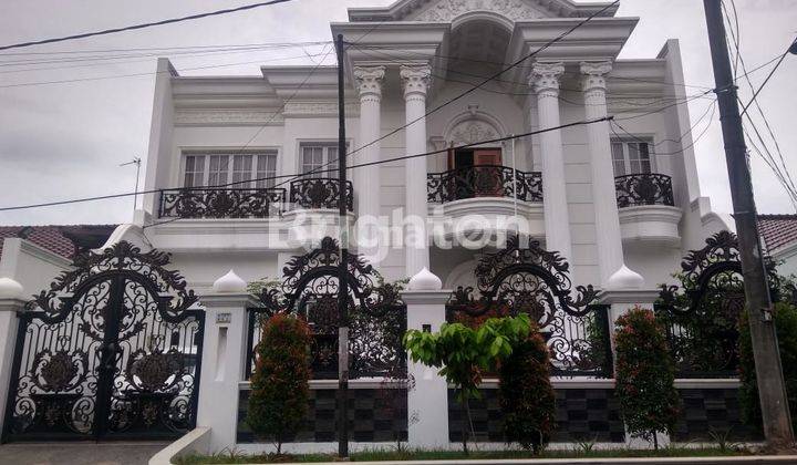 RUMAH MEWAH MODEL CLASSIC KOMPLEK BILLYMOON DUREN SAWIT JAKARTA TIMUR 1