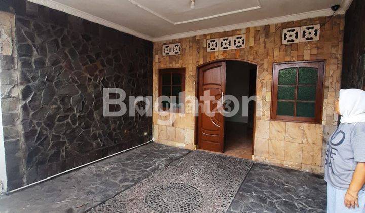 RUMAH SIAP HUNI 2 LANTAI BISA BUAT KANTOR ATAU USAHA DI MATRAMAN JAKARTA TIMUR 1