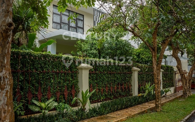 RUMAH OLD MONEY YANG NYAMAN DAN ASRI DI KAYU PUTIH RAWAMANGUN 2