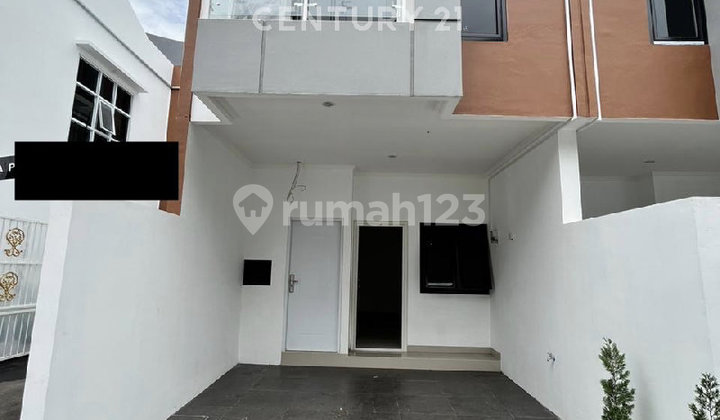 New 2-Story House LT 42 Fantastic Location in Central Cempaka Putih