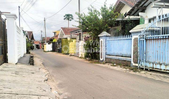 Dijual Tanah Bonus Bangunan  bebas banjir untuk kost an LT 654m 2