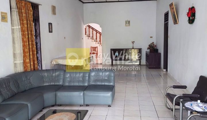 Dijual cepat Rumah lahan cukup luas cocok untuk usaha lokasi teluk betung  2