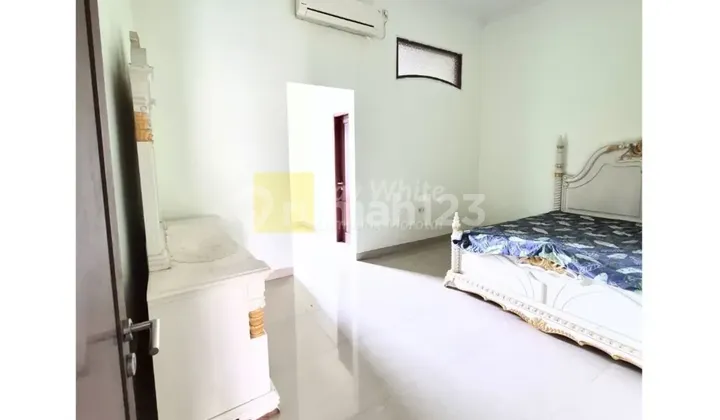 Rumah Mewah Ada Kolam Renang 2