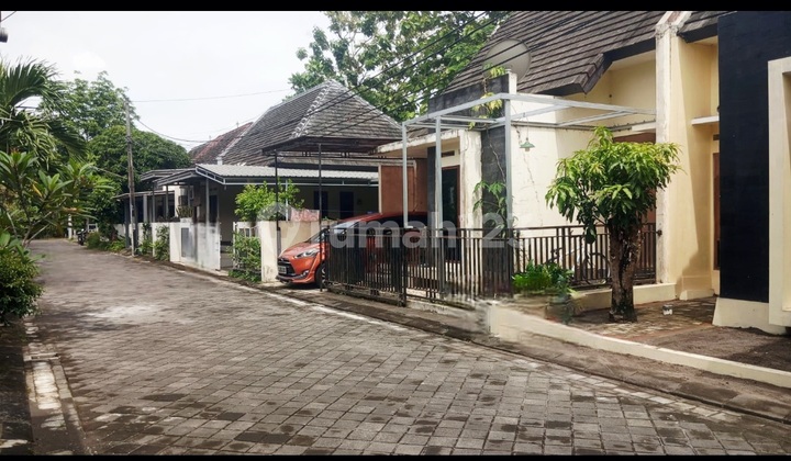 Minimalist House in the Housing Area Near Budi Mulia International High School 2