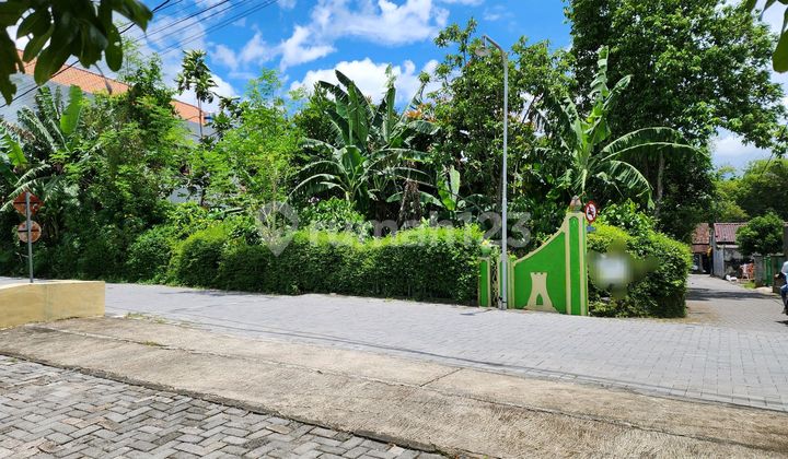 Tanah Pekarangan Jl Damai , Posisi Hook, Cocok Untuk Hunian Atau Dibuat Kavlingan