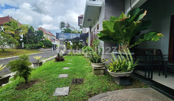 Rumah Mewah Full Furnished di Perumahan Elit Pesona Merapi 2